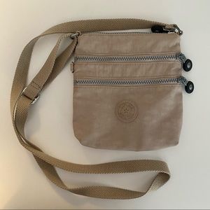 Kipling purse